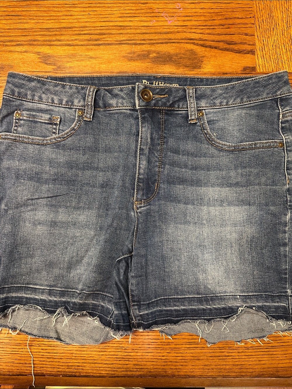 Ruff Hewn Faded Blue Frayed-Hem Denim Shorts